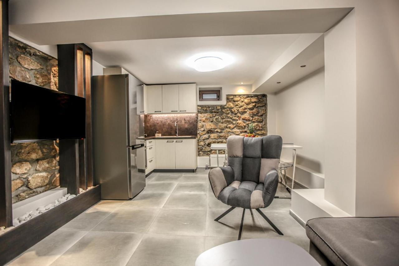 Avli Luxurious House Apartamento Kalabáka Exterior foto